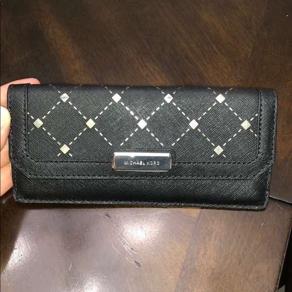 Michael Kors Handbags - Brand new Michael Kors wallet